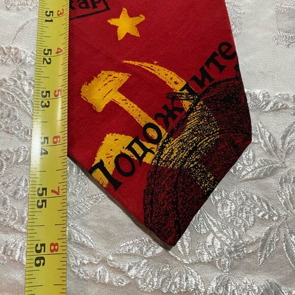 The Beatles Red Graphic Necktie USSR - Picture 5 of 5